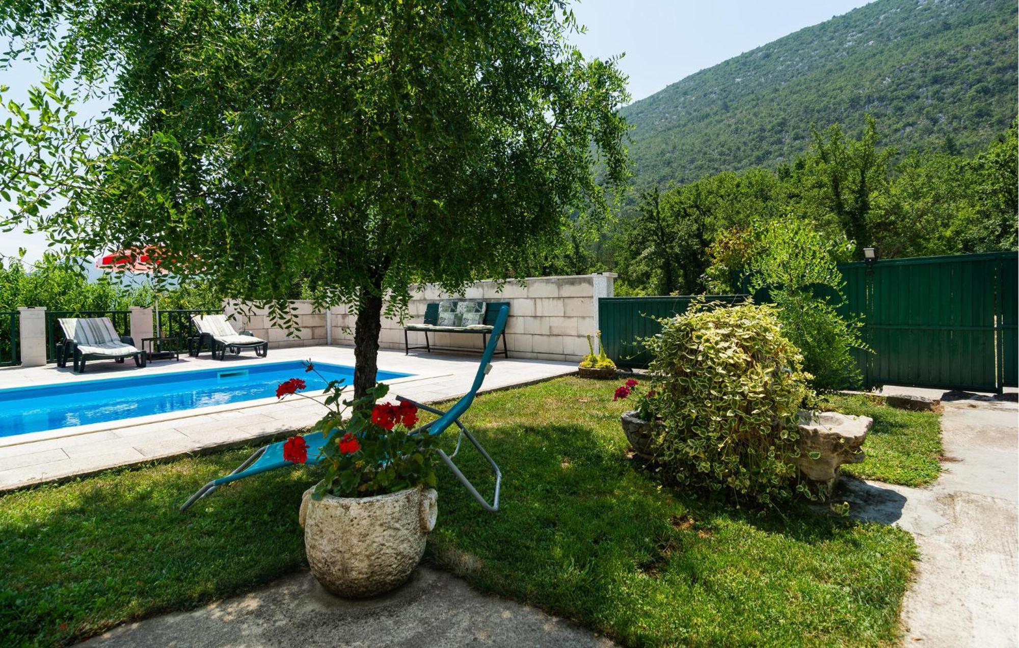 Holiday home Podaspilje I Svinisce Exterior foto